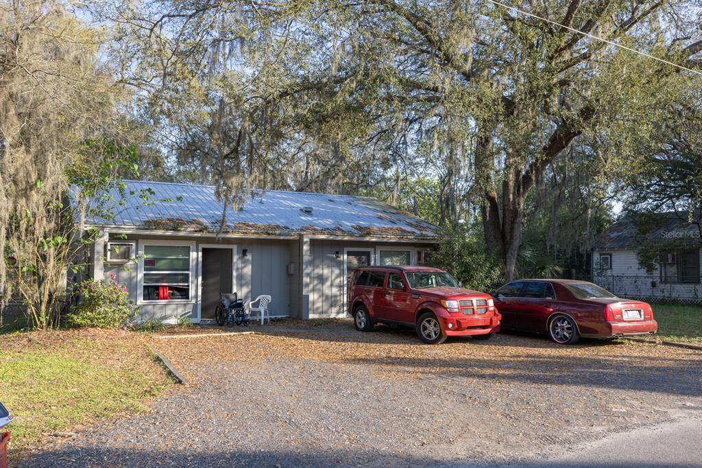 1817 17TH Way - Photo 1