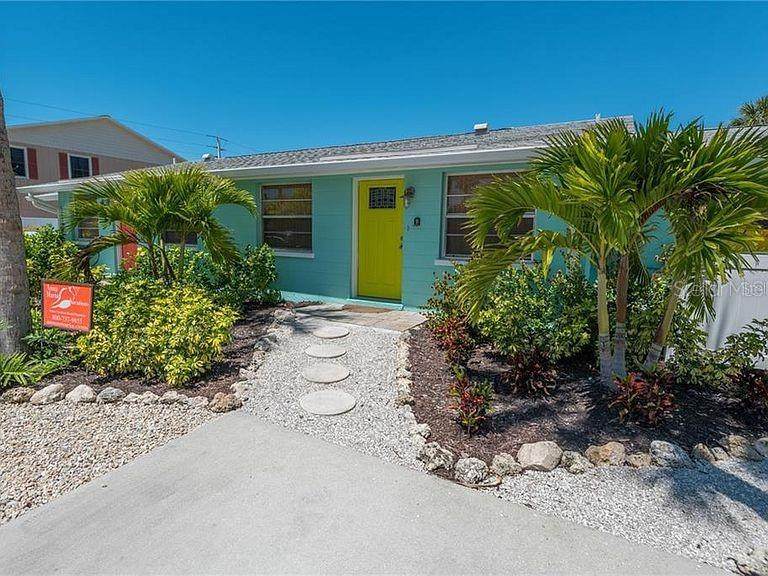 204 Peacock Lane - Photo 1