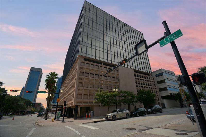 233 Bay Street - Photo 1