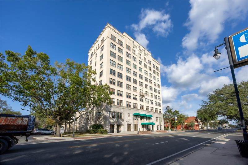 408 University Avenue - Photo 1
