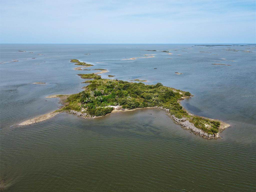 Island - Photo 1