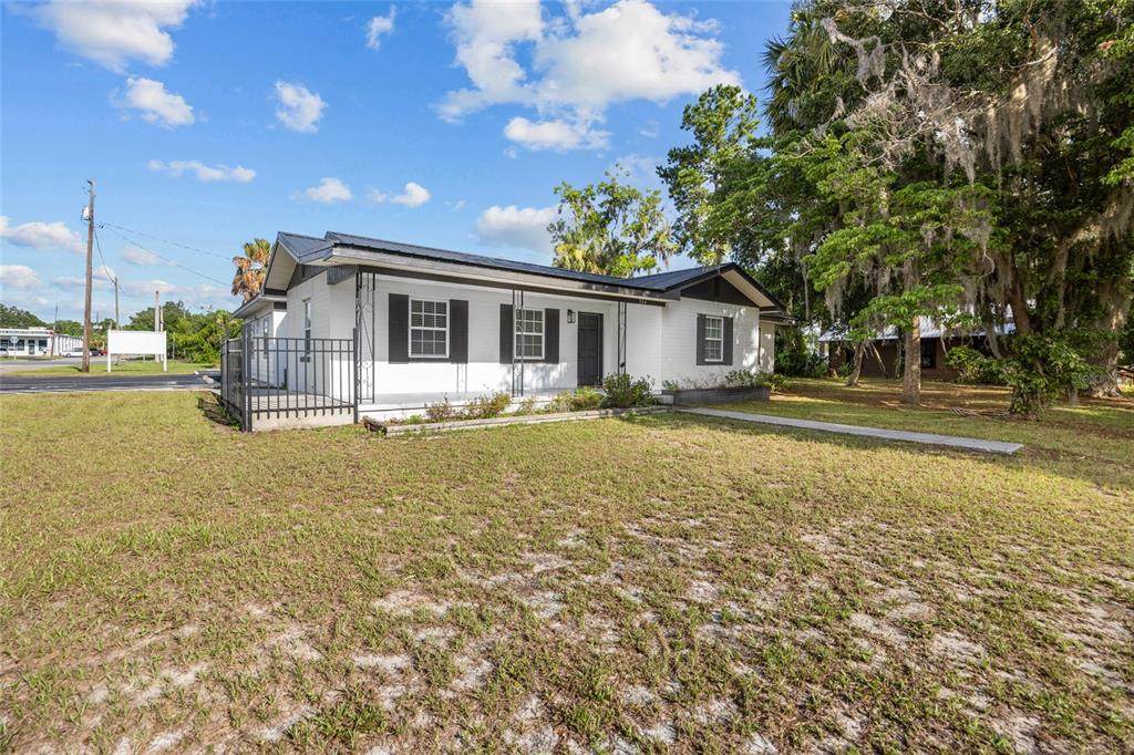 304 1 Street - Photo 1
