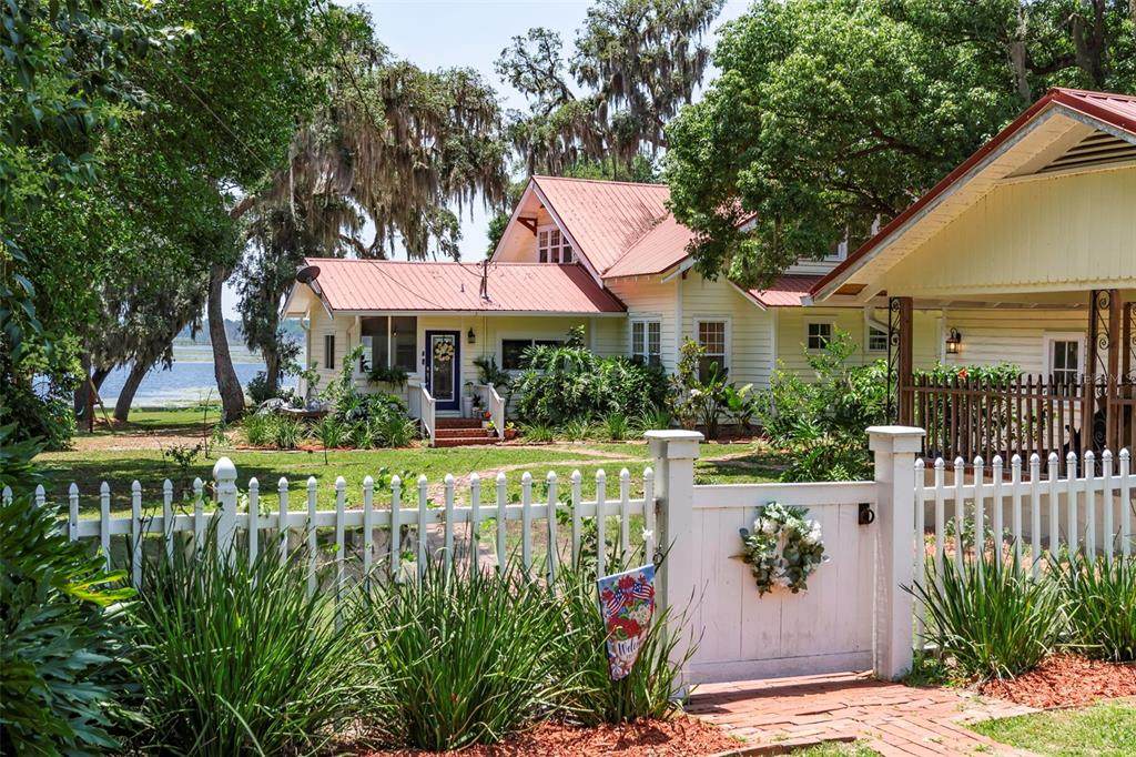 561 Lakeview Drive - Photo 1