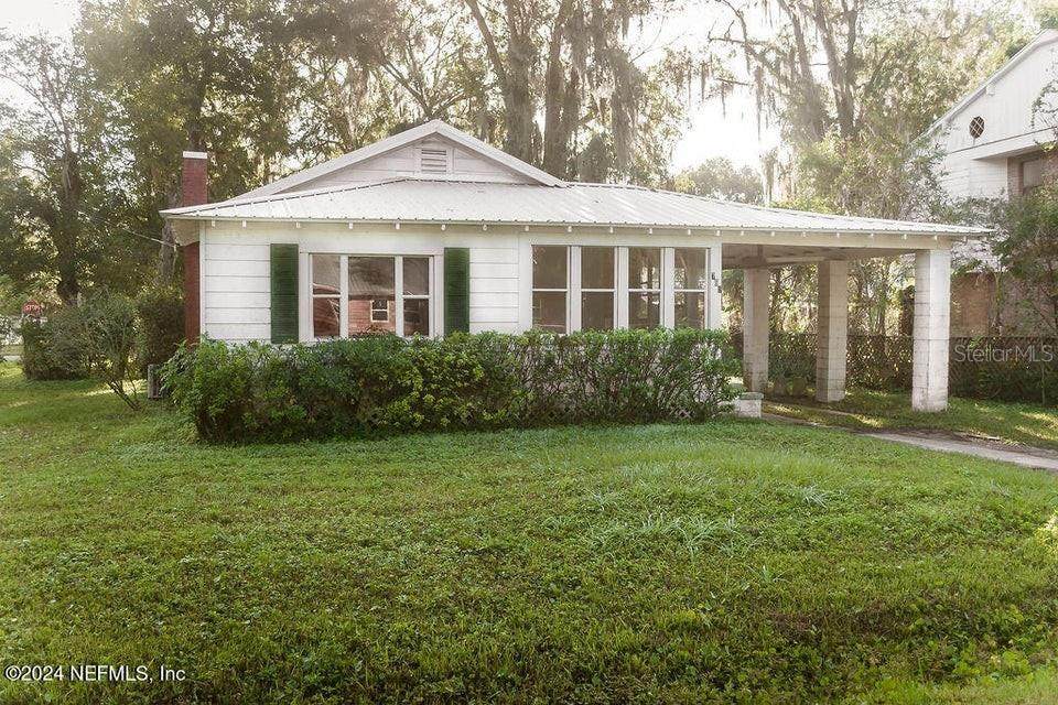 762 Walnut Street - Photo 1