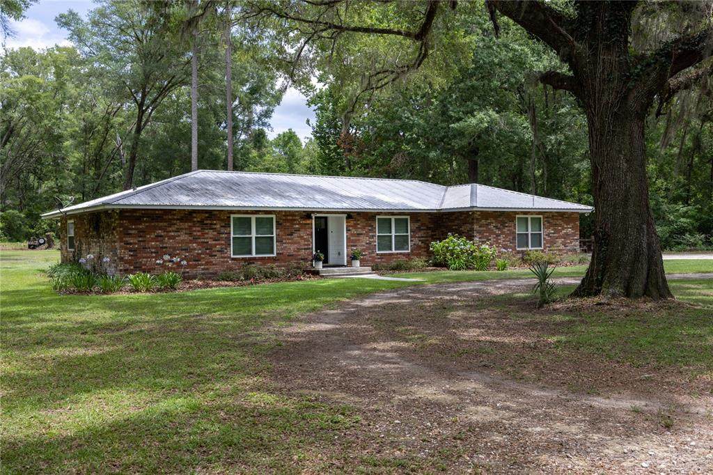 6207 County Road 235 - Photo 1
