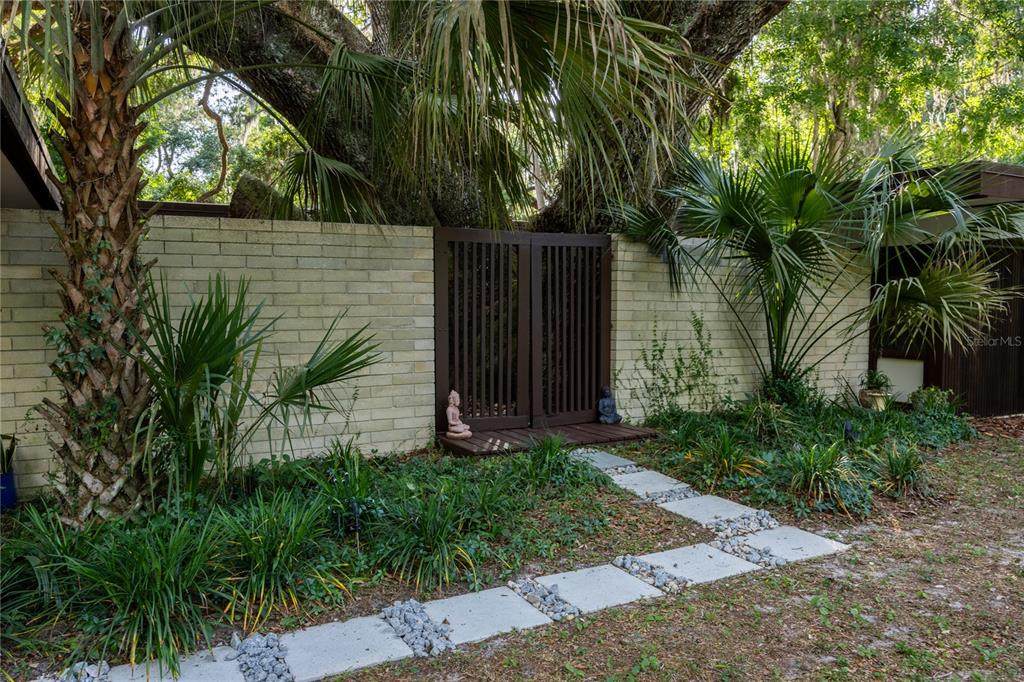 1820 64TH Way - Photo 1