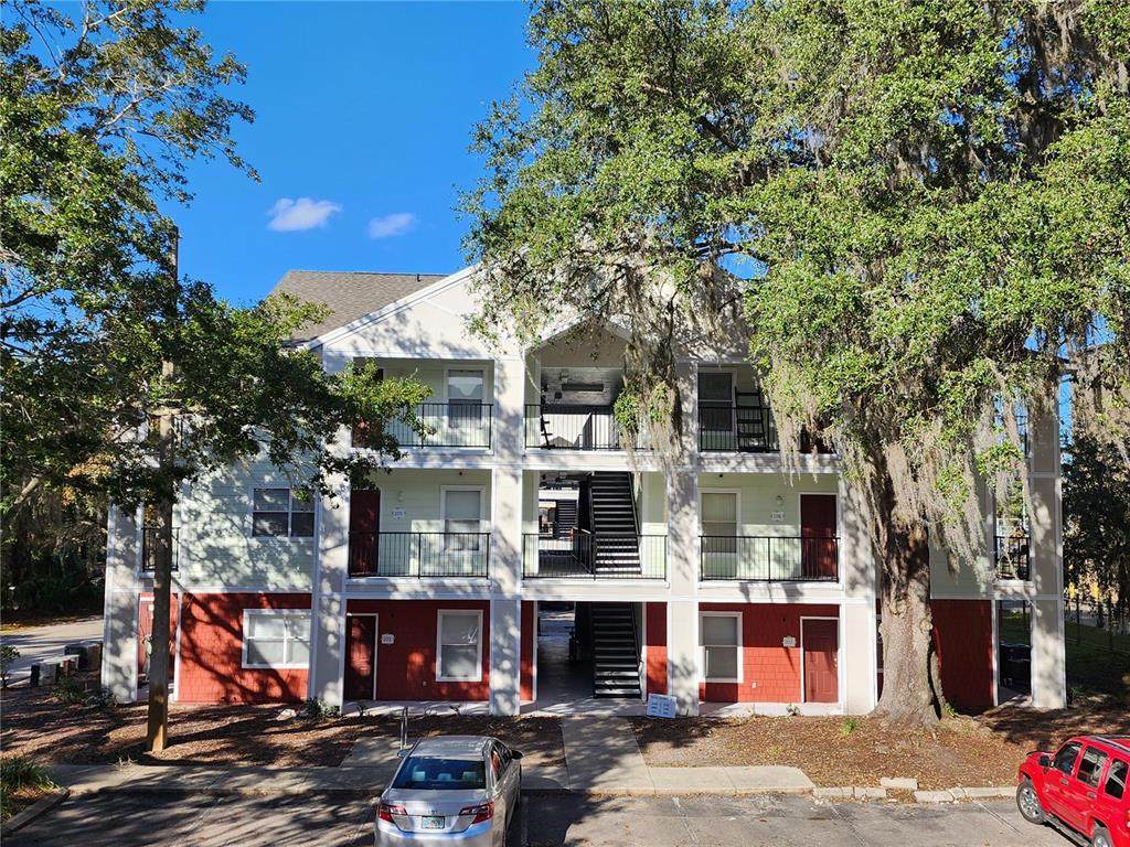 2360 Sw Archer Rd - Photo 1