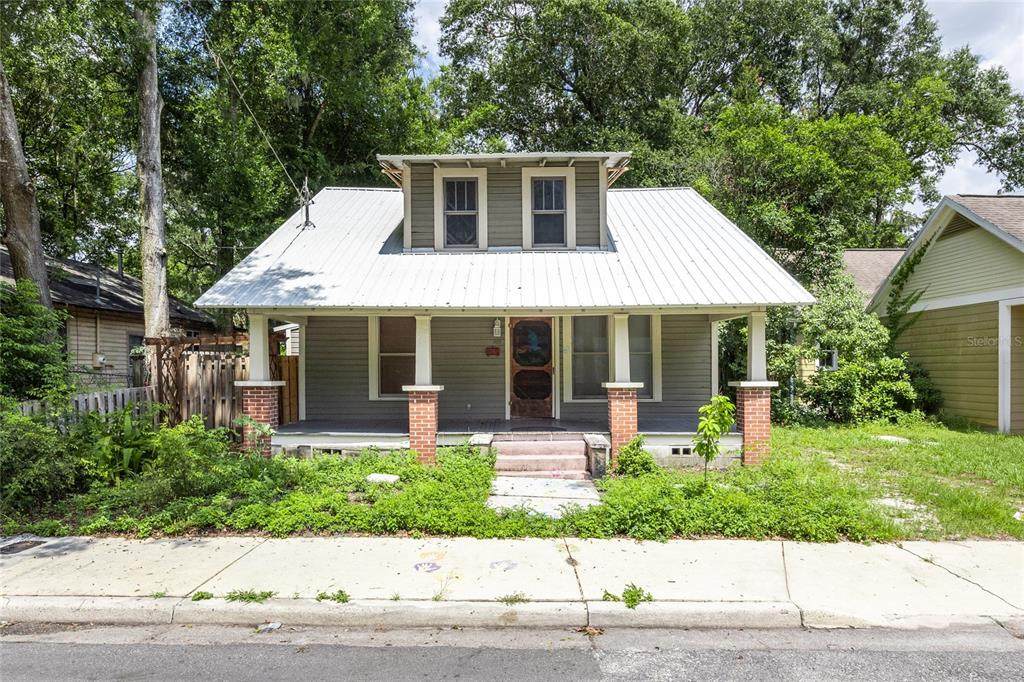 407 8TH Street - Photo 1