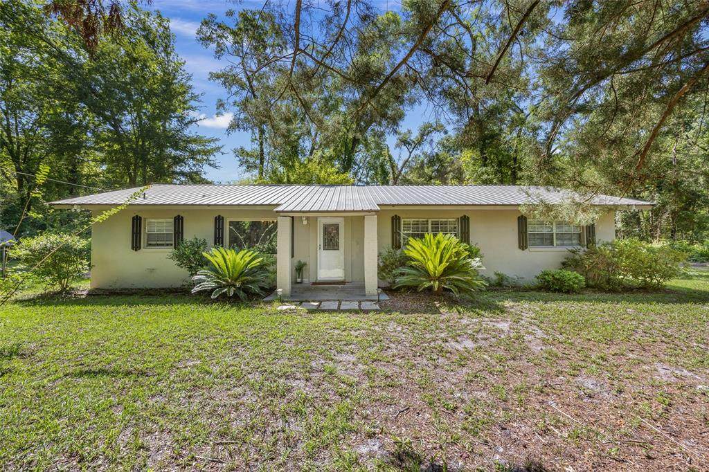 4923 Ichetucknee Avenue - Photo 1