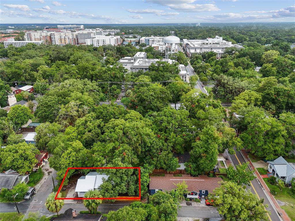 902 4TH Place - Photo 1