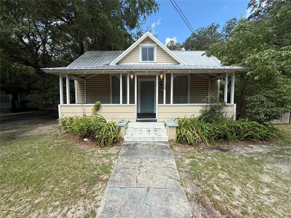 108 9TH Street - Photo 1