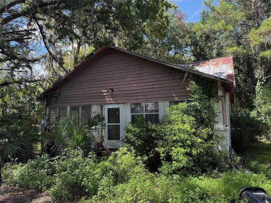 708 6TH Avenue - Photo 1