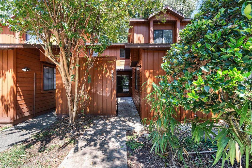 5606 8TH Place - Photo 1