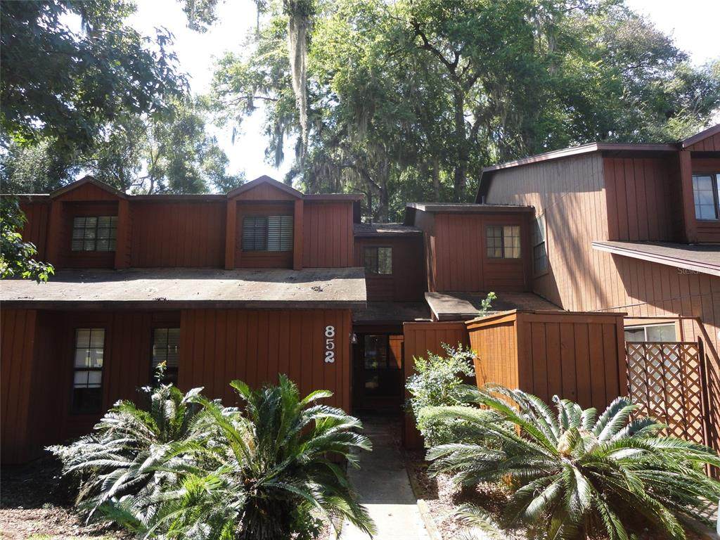 852 58TH Terrace - Photo 1