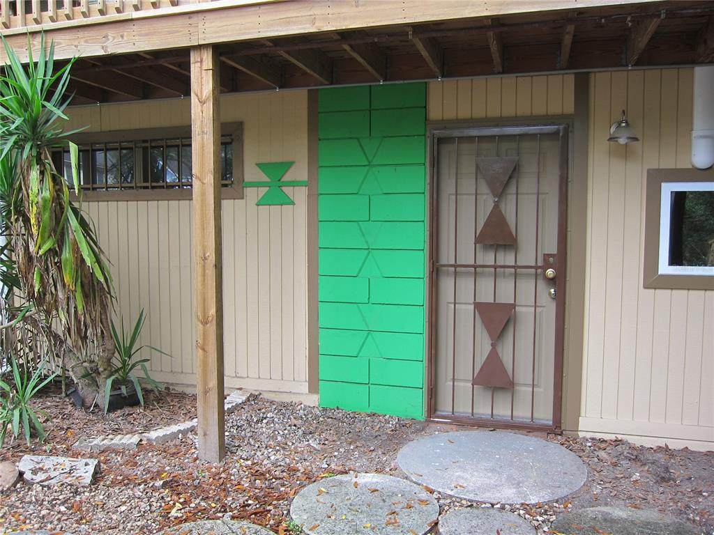 212 7TH Street - Photo 1