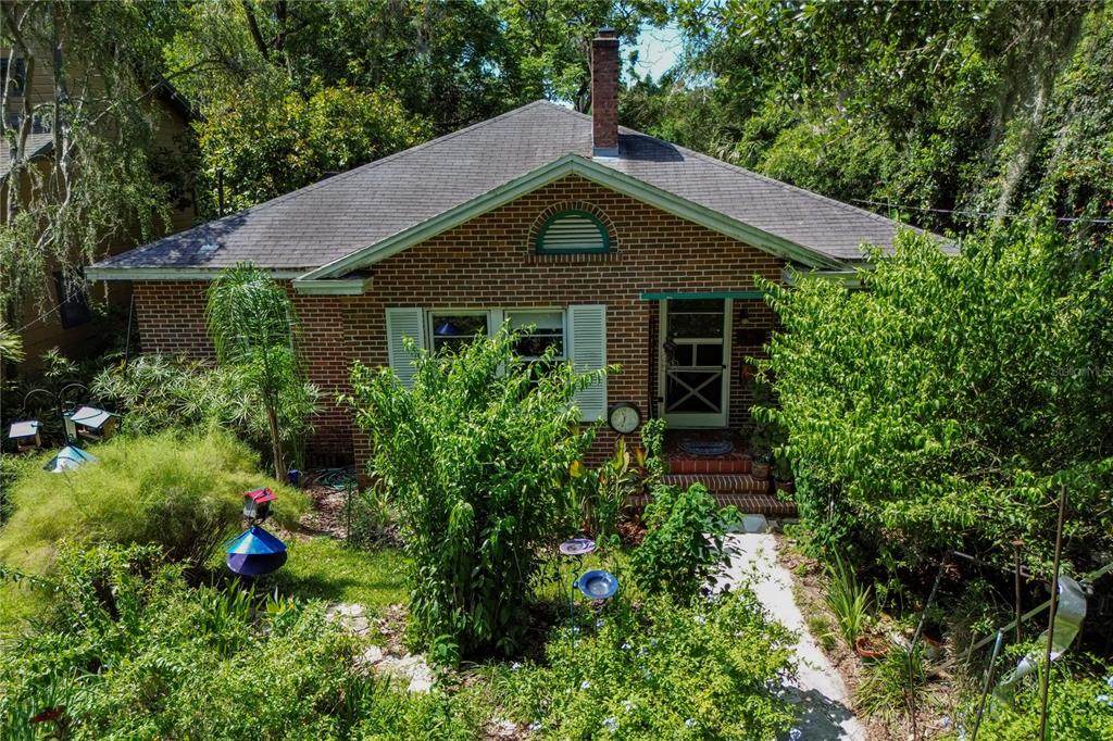 611 10TH Place - Photo 1