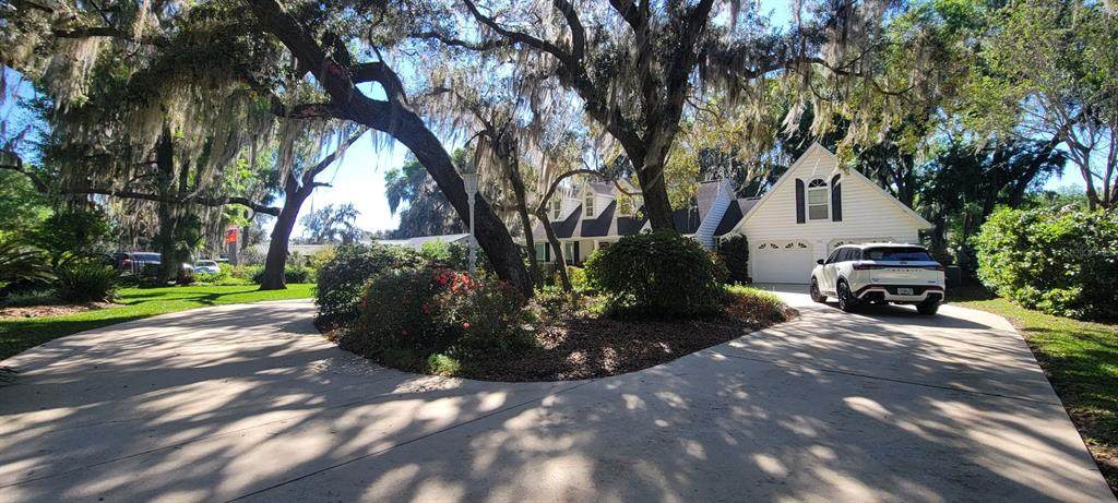 436 4TH Avenue - Photo 1