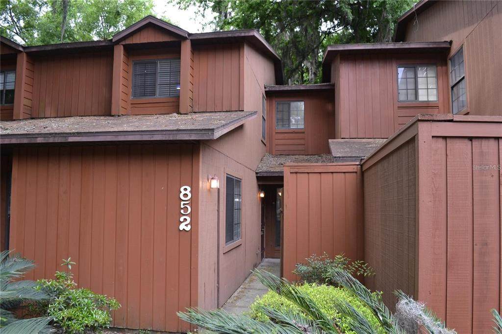 852 58TH Terrace - Photo 1