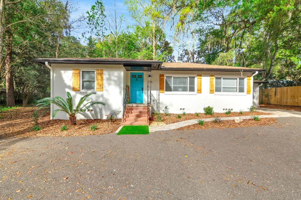 304 24TH Street - Photo 1