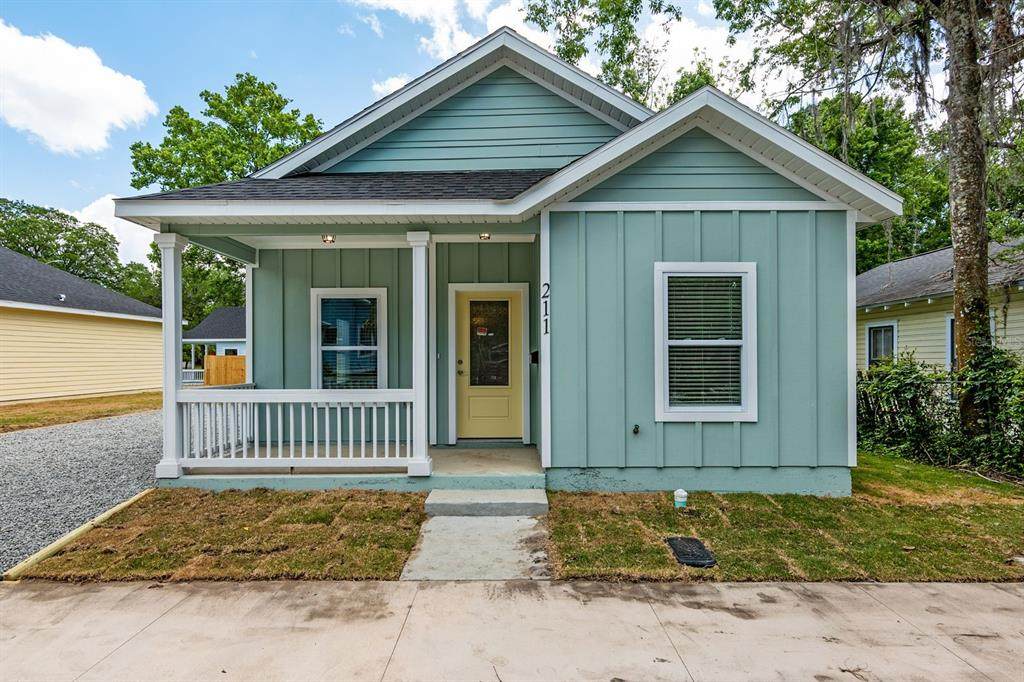 211 9TH Street - Photo 1