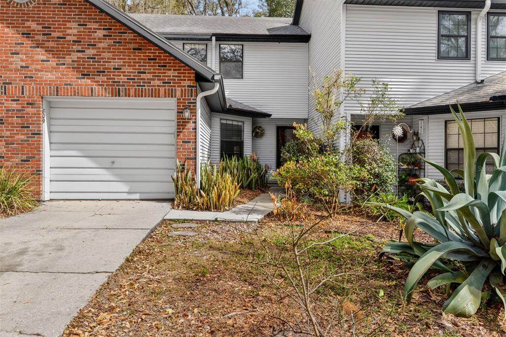 809 42ND Terrace - Photo 1