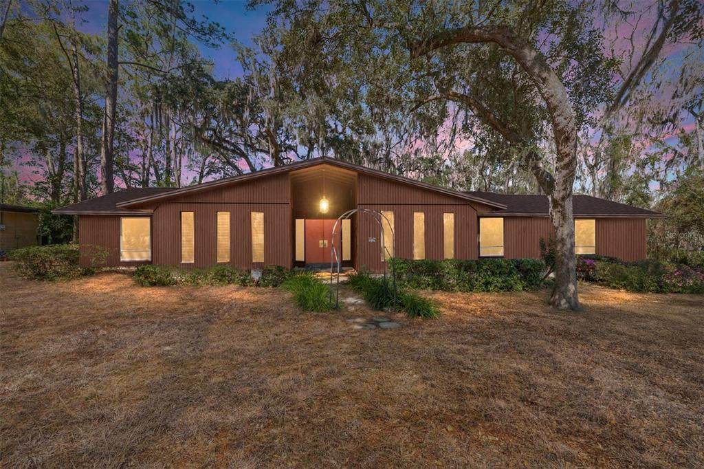 2814 13TH Court - Photo 1