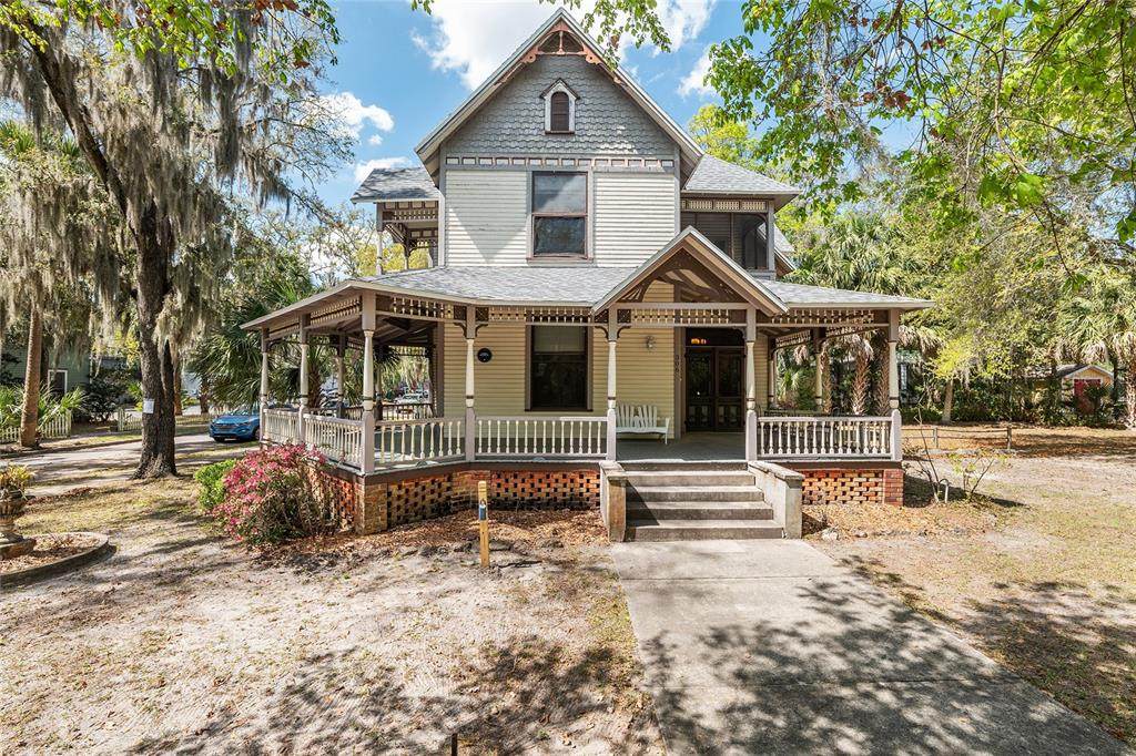 306 3RD Street - Photo 1
