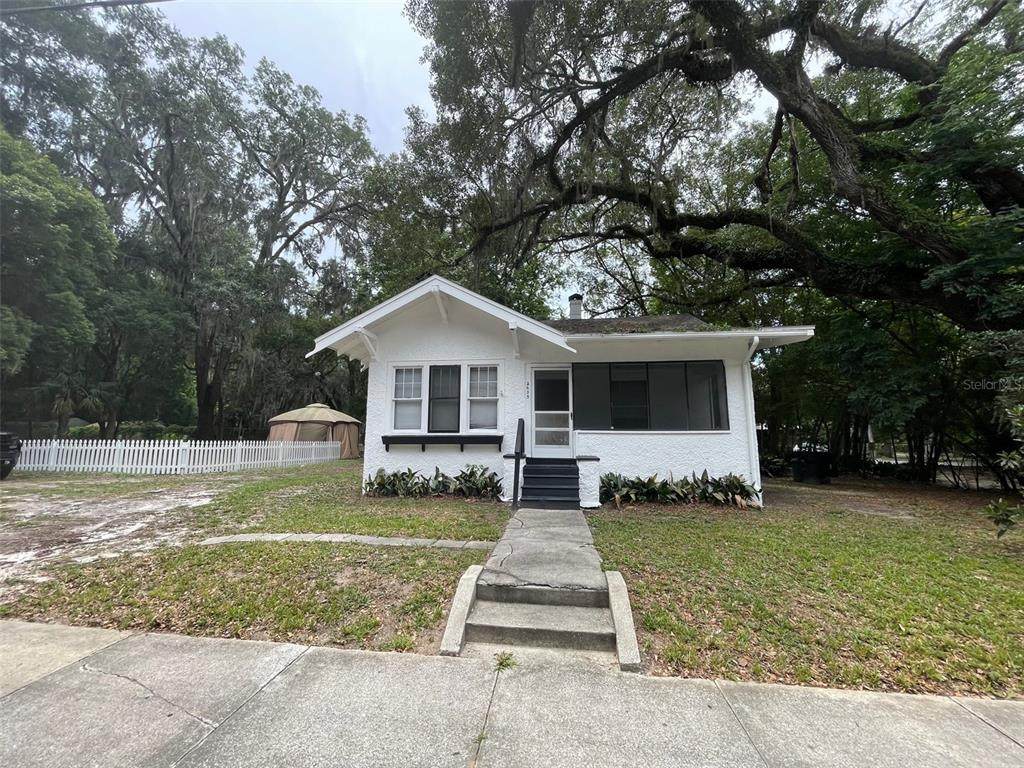 2635 University Avenue - Photo 1