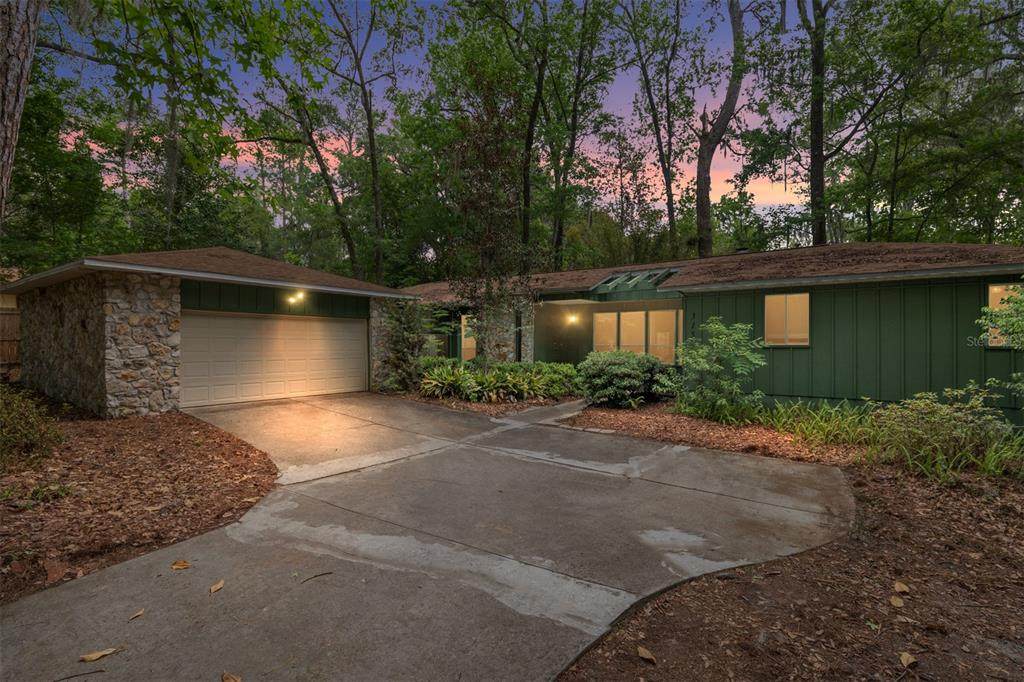315 28TH Street - Photo 1
