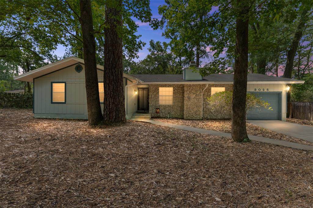 3025 University Avenue - Photo 1