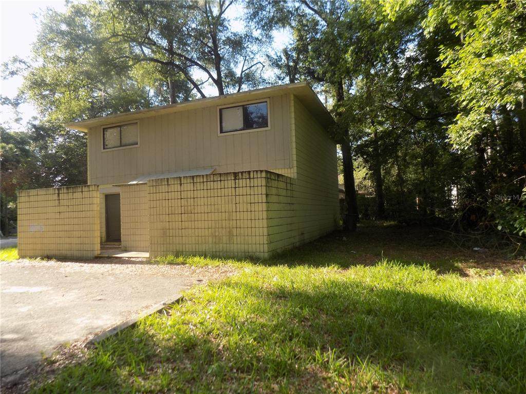 713 69 Street - Photo 1