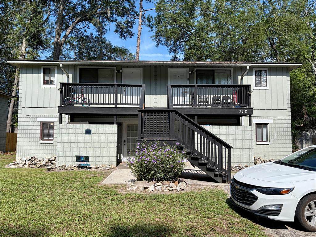 712 70TH Terrace - Photo 1