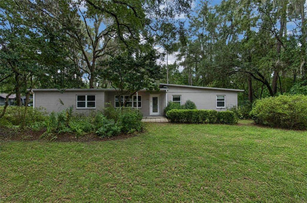 3705 7TH Place - Photo 1