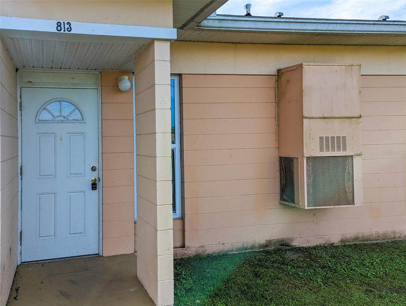 813 Club Circle - Photo 1