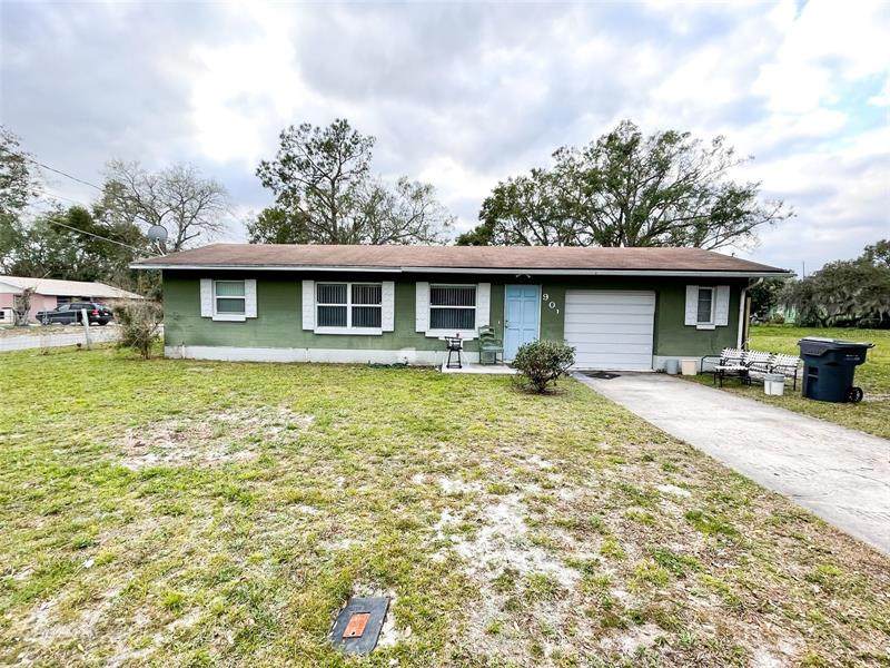 901 25TH Street - Photo 1