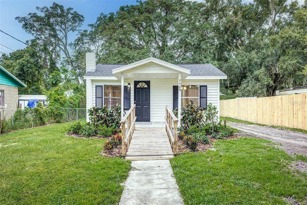 2429 Lakeview Street - Photo 1