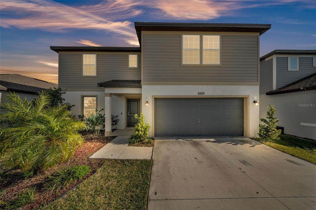1009 Golden Shiner Avenue - Photo 1