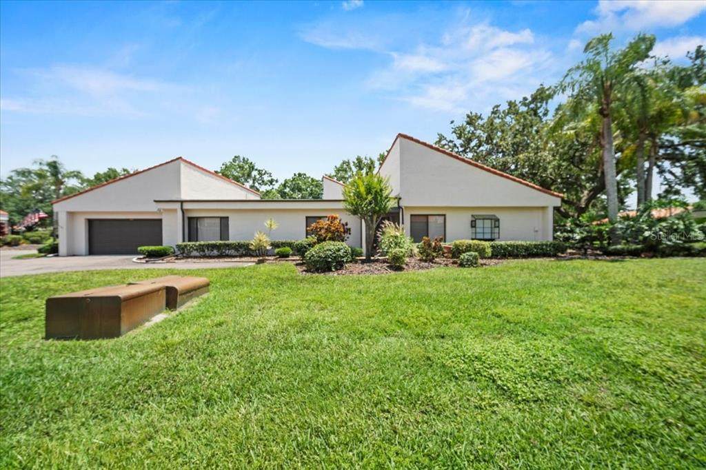 107 Seville Court - Photo 1