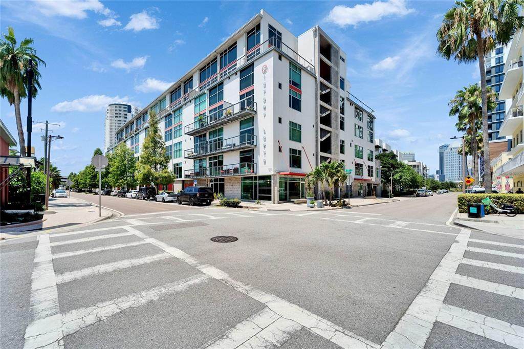 101 12TH Street - Photo 1