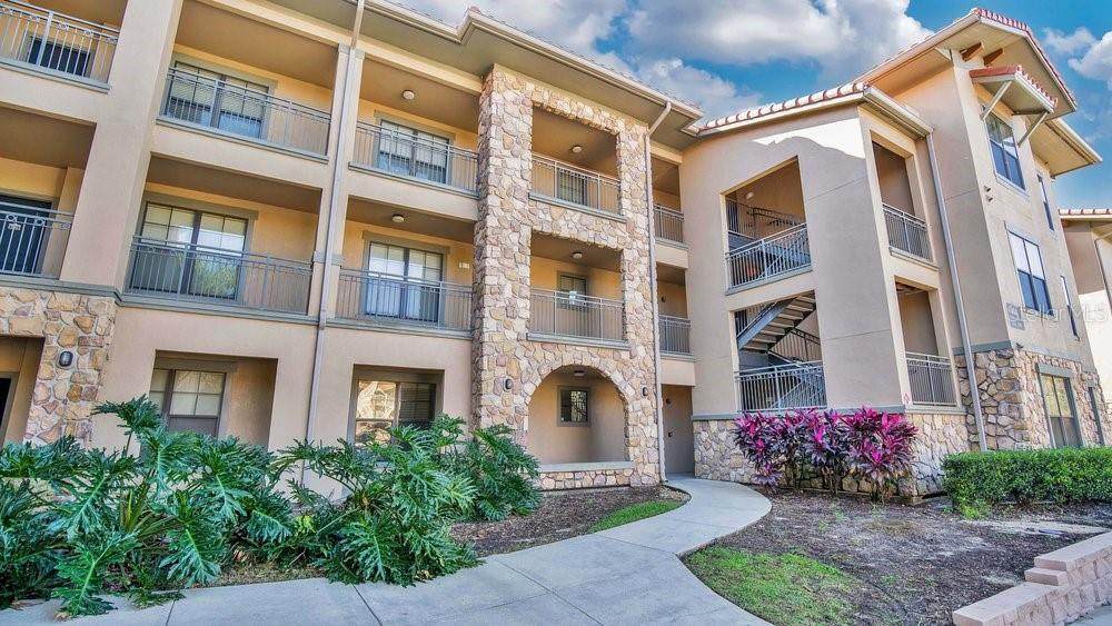 904 Charo Parkway - Photo 1