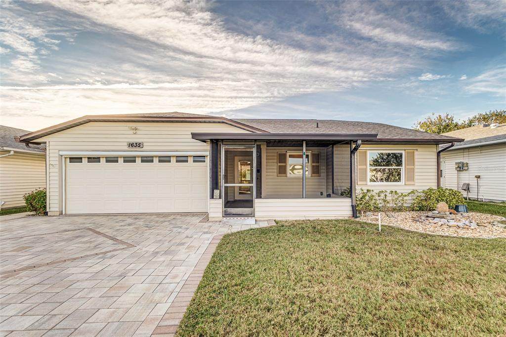 1635 Colonnades Circle - Photo 1