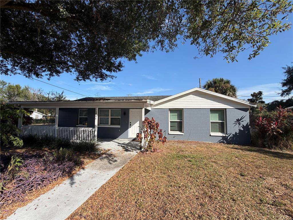 1404 Crescent Place - Photo 1