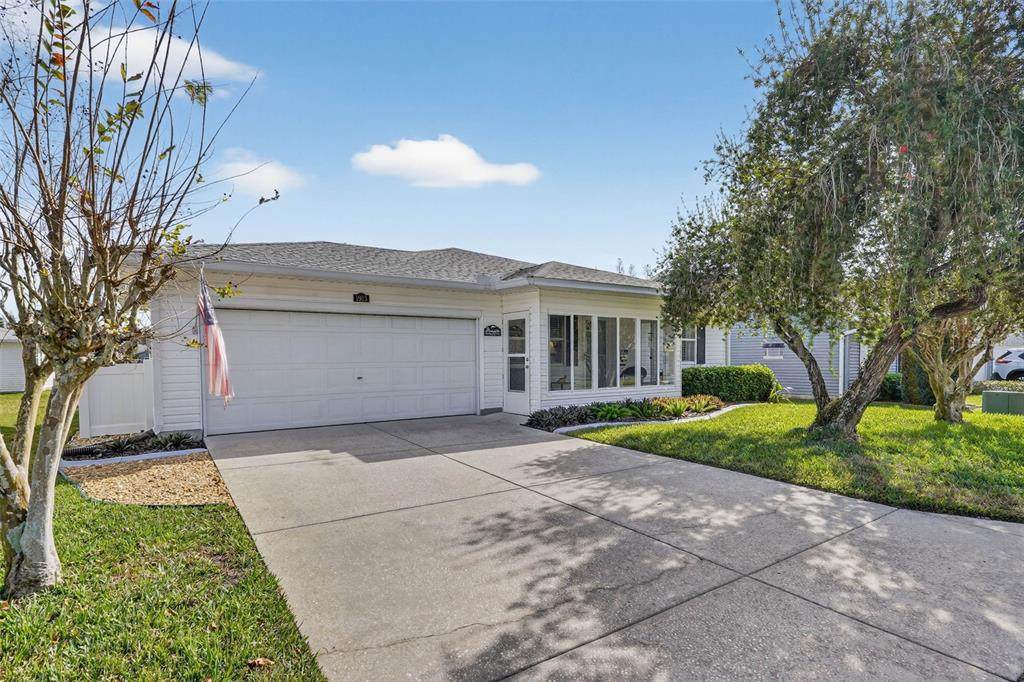 1915 Birchwood Loop - Photo 1