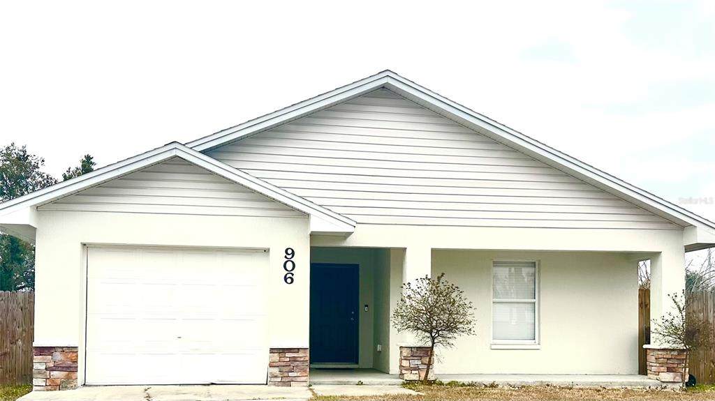 906 5TH Street - Photo 1