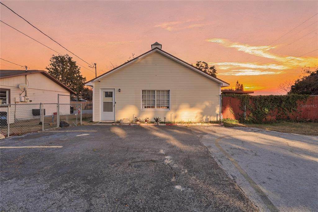 11004 Martha Avenue - Photo 1