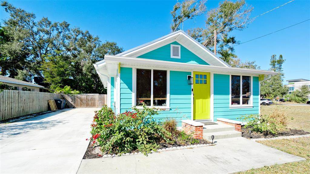 522 37TH Street - Photo 1