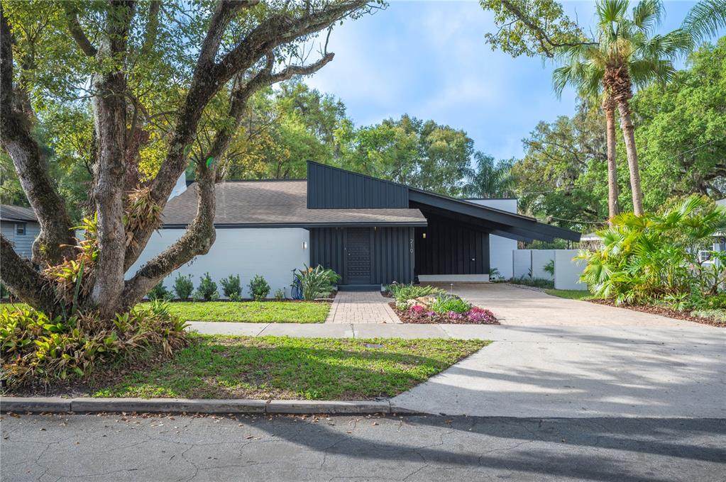 210 Palm Drive - Photo 1