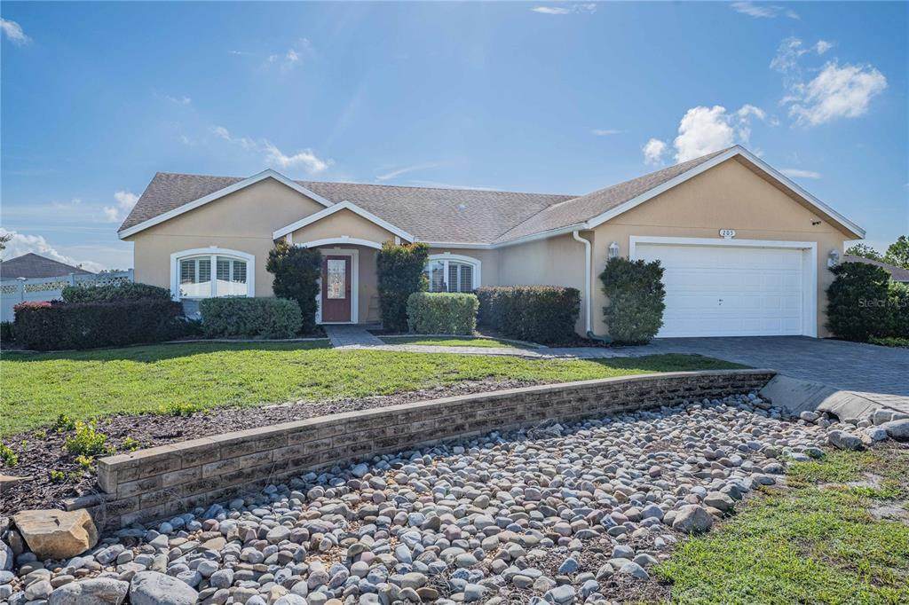 205 Thomas Court - Photo 1