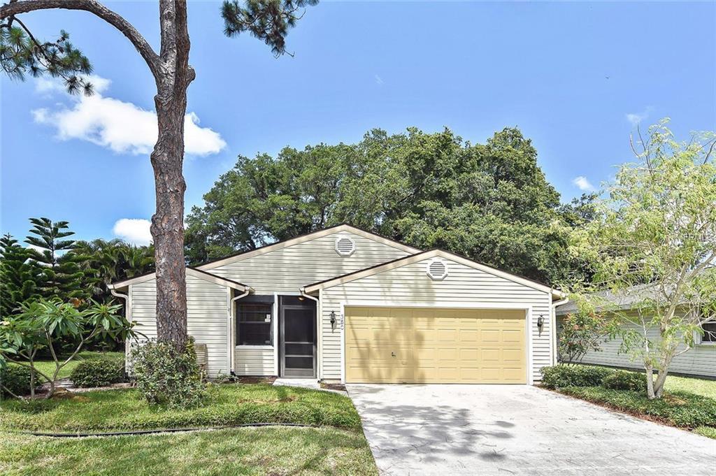 380 Bearded Oaks Circle - Photo 1
