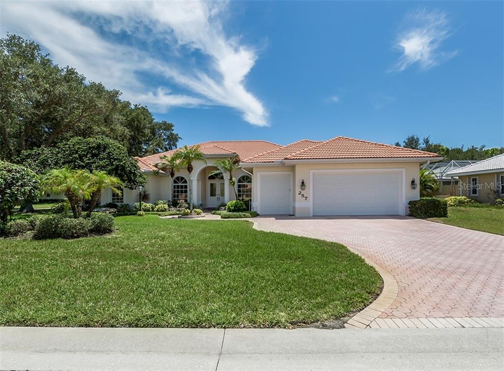 257 Royal Oak Way - Photo 1